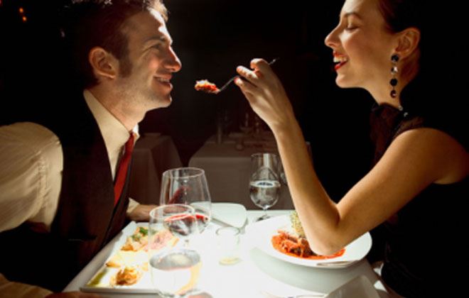 Εδιμβούργο : Εστιατόριο μοιράζει τον λογαριασμό στα δύο για τα ζευγάρια