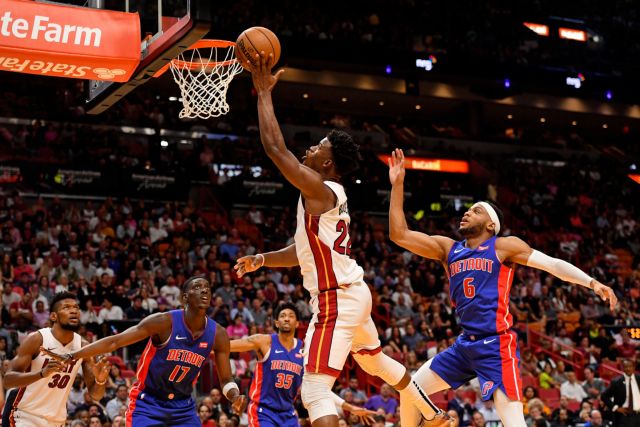 Νίκη για τους Χιτ, ήττα για τους Μάβερικς