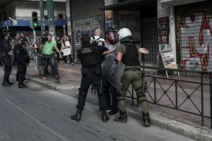 Επεισόδια στην ΑΣΟΕΕ : Ελεύθερος ο φοιτητής Ιατρικής που συνελήφθη