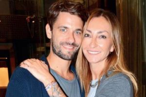 Ρούλα Ρέβη : Το συγκινητικό μήνυμά της για τα πρόωρα μωρά