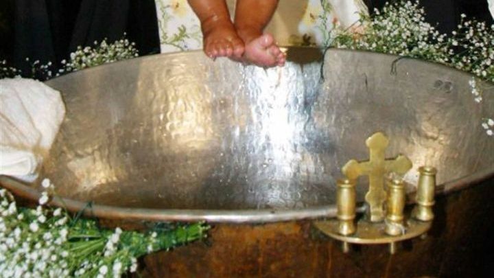 Ρωσία : Ιερέας αρνήθηκε να βαφτίσει παιδί εξαιτίας εκ γενετής σημαδιού