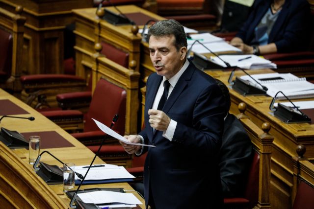 Χρυσοχοΐδης: Προτεραιότητα η αποσυμφόρηση των νησιών – Ζητούμενο η ενσωμάτωση των προσφύγων