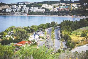 Χριστουγεννιάτικο και φέτος το Run the Lake