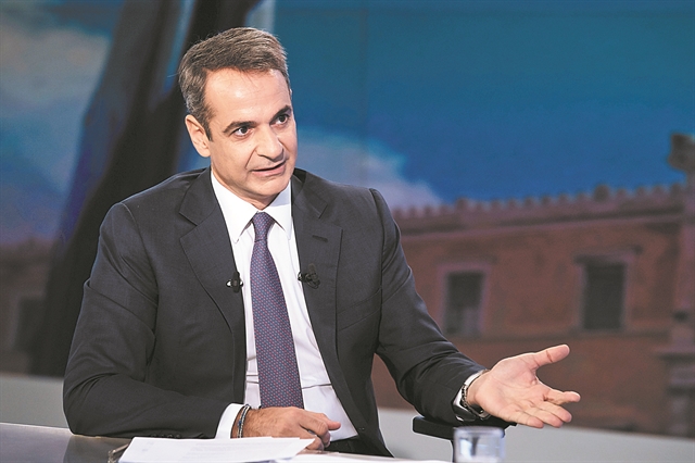 Η κυβέρνηση μοιράζει το υπερπλεόνασμα