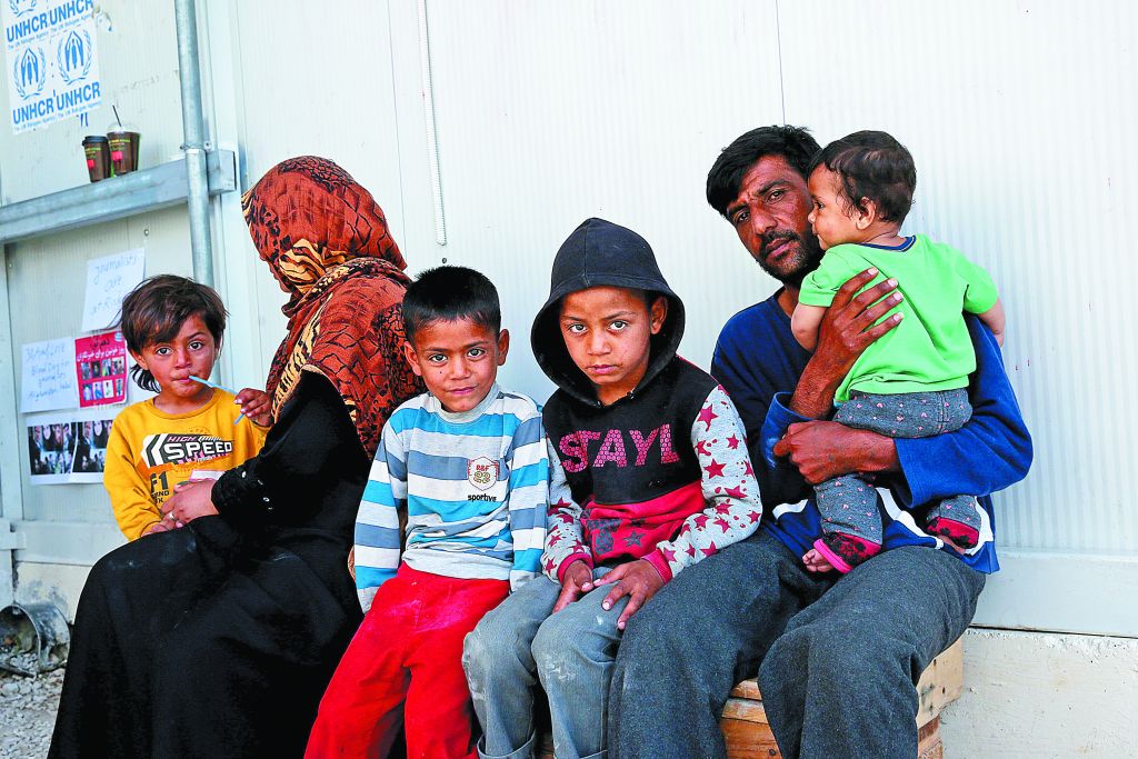 Οσοι μεταφέρονται, τόσοι έρχονται…