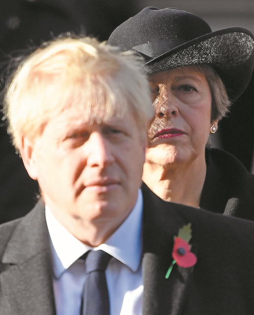 Οι Τόρις πριονίζουν την καρέκλα του Μπόρις