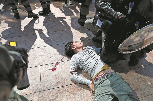 Πεδίο μάχης και τα πανεπιστήμια