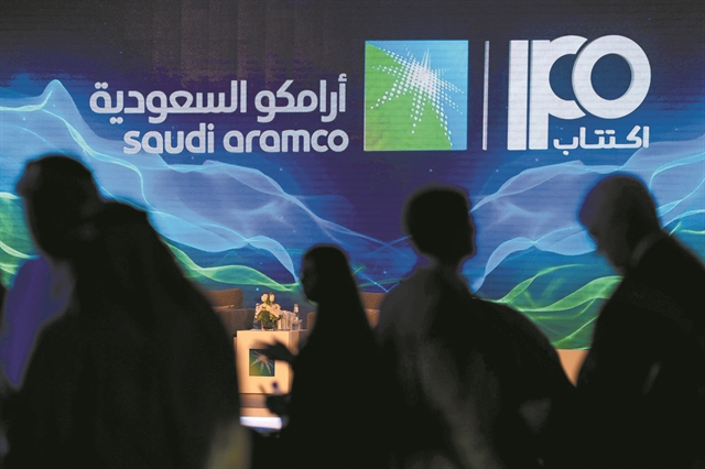 Προσφορές $44 δισ. αλλά χωρίς ξένους επενδυτές