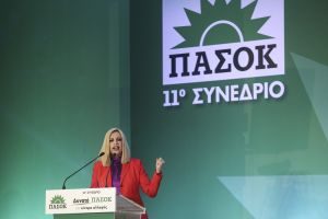 Συνέδριο ΠΑΣΟΚ : Η Γεννηματά πρόεδρος ως το 2021- Τι περιμένουν Ανδρουλάκης, Γερουλάνος
