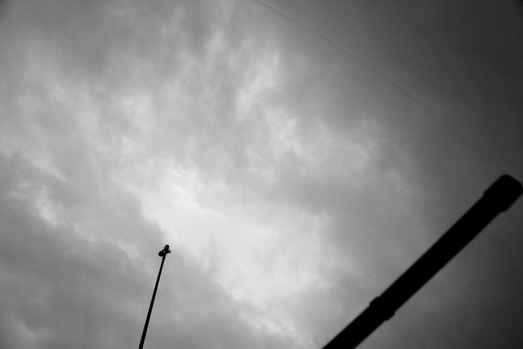 Καιρός : Πρόσκαιρη επιδείνωση με βροχές και καταιγίδες