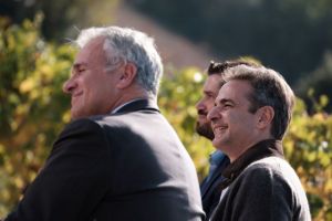 Μητσοτάκης σε οινοπαραγωγούς : Θα σας επιστραφεί ο ειδικός φόρος κατανάλωσης στο κρασί