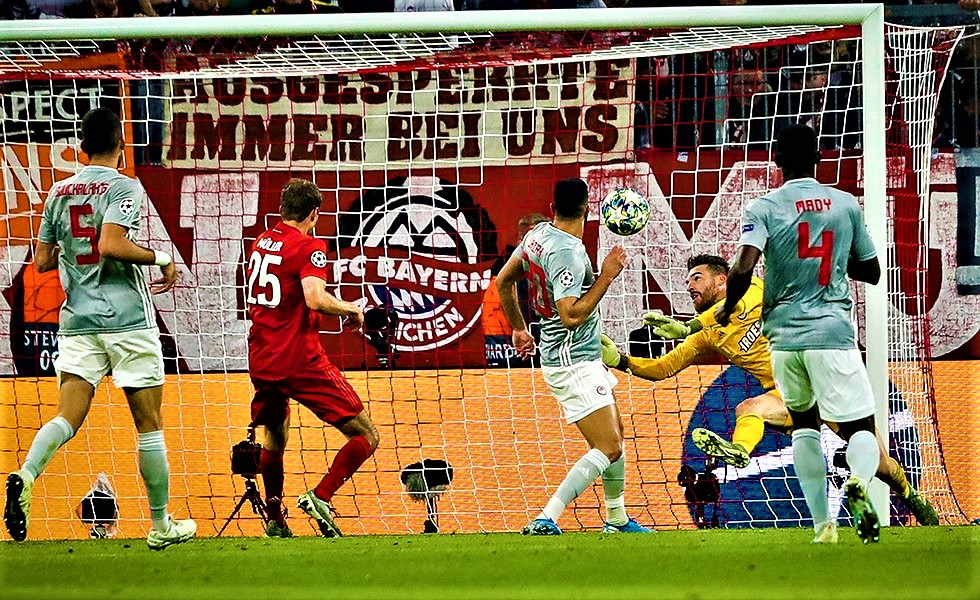 Τεράστιος ο Σα αλλά στο τέλος νίκησε η Μπάγερν 2-0