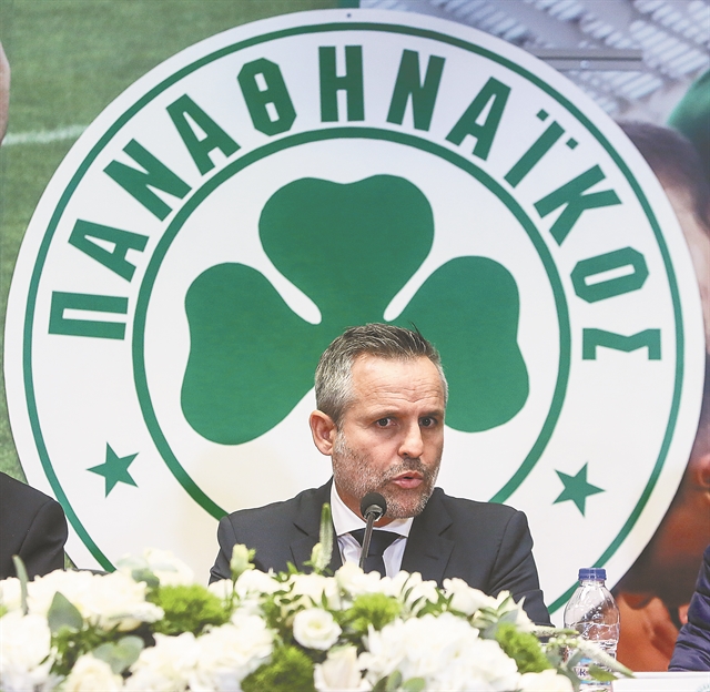 Ο άνθρωπος που κινεί όλα τα νήματα