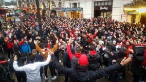 Το Λονδίνο έγινε… ερυθρόλευκο!