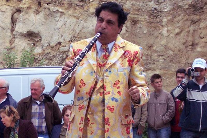 Ο Τσίπρας έπεσε πάνω στον… Μάγκα