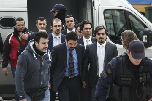 Η Τουρκία σχεδίαζε στρατιωτική επιχείρηση για να πάρει πίσω τους «8» αξιωματικούς