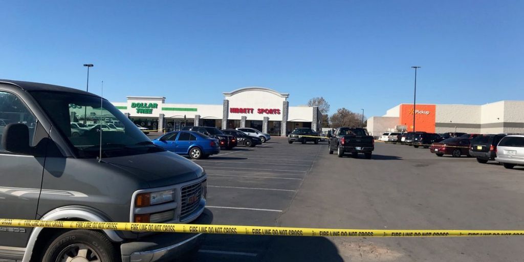 Οκλαχόμα: Τρεις νεκροί από πυροβολισμούς σε πολυκατάστημα