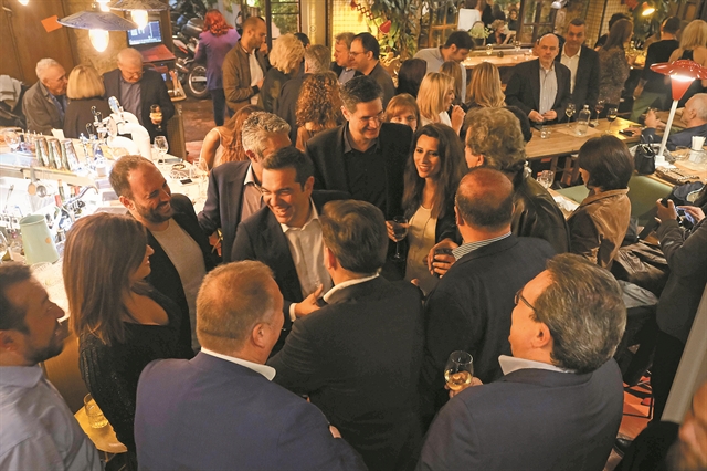 Ζυμώνουν το Προσφυγικό σε «πάρτι» με τους βουλευτές