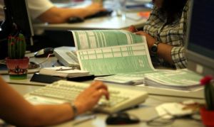 Φορολογικό νομοσχέδιο: Ο μεγάλος αδικημένος η μεσαία τάξη