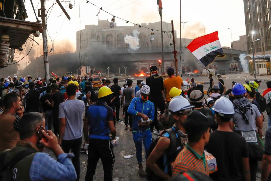 Βαγδάτη : Οι δυνάμεις ασφαλείας διέλυσαν διαδήλωση με χρήση πραγματικών πυρών