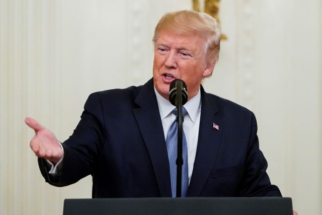 Διχασμένοι οι Αμερικανοί για το ενδεχόμενο παραπομπής του Τραμπ