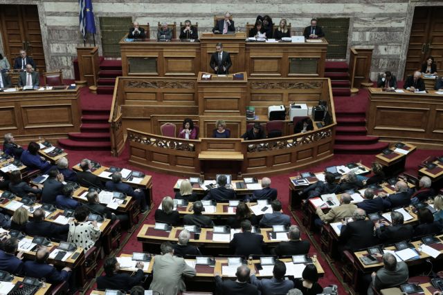 Live: Η ψηφοφορία για τη Συνταγματική Αναθεώρηση