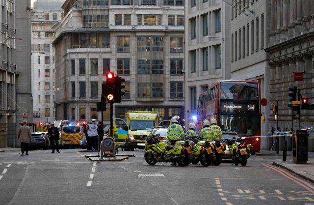 Επίθεση στη Γέφυρα του Λονδίνου: Τρομοκρατική ενέργεια «βλέπει» η αστυνομία