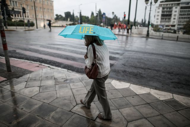 Καιρός χειμωνιάτικος: Που θα χτυπήσουν τις επόμενες ώρες οι βροχές και καταιγίδες