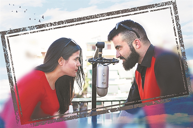 Οσα δεν βγαίνουν στον αέρα, βγαίνουν στη σκηνή