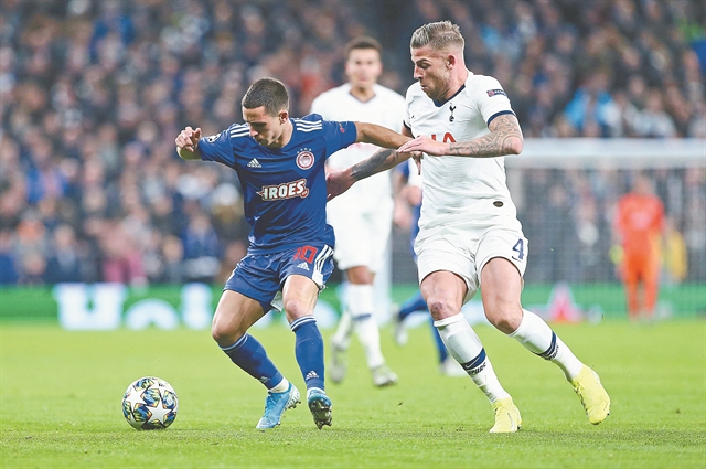 Η τρίτη θέση τού δείχνει τον δρόμο