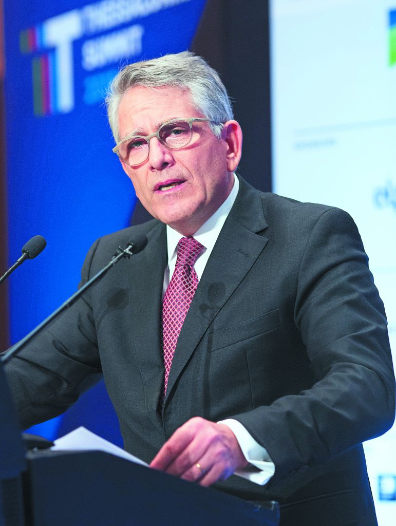 «Δεν διστάζουμε να πουλήσουμε το 100% των ΔΕΚΟ»