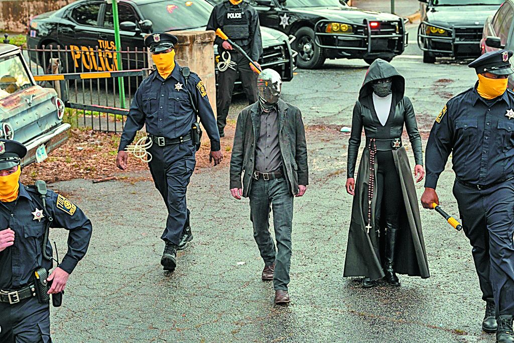 «Ολοι χρειαζόμαστε μάσκες στη ζωή»