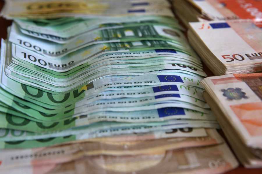 Μειώθηκαν κατά 2,6 δις ευρώ οι νέες ληξιπρόθεσμες οφειλές των νοικοκυριών