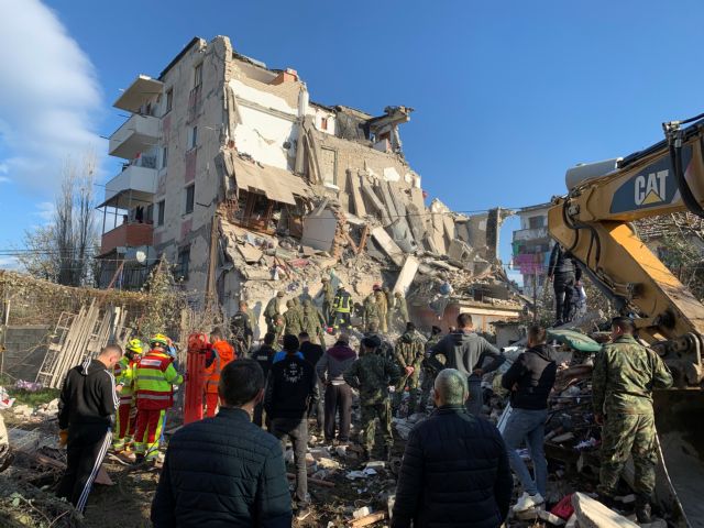 Σεισμός στην Αλβανία : Αγωνιώδεις προσπάθειες για τον εντοπισμό αγνοούμενων