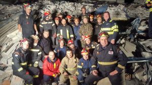 Σεισμός Αλβανία : Συγκλονίζουν οι προσπάθειες της ελληνικής αποστολής διασωστών