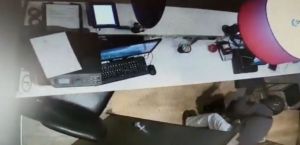 «Επαναστατική Αυτοάμυνα»: Νέα βίντεο από την ληστεία στον Χολαργό