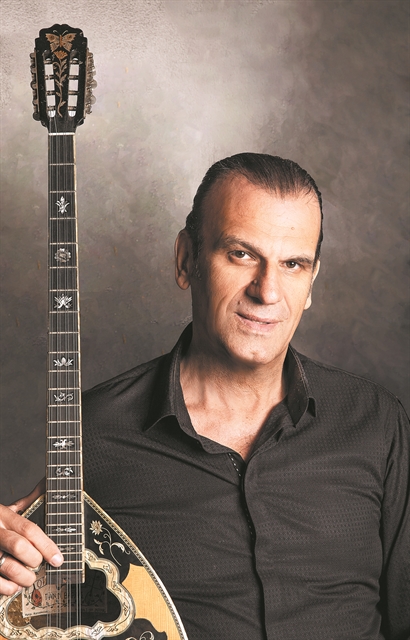 «Το τραγούδι είναι στο DNA του Ελληνα από το 1821»