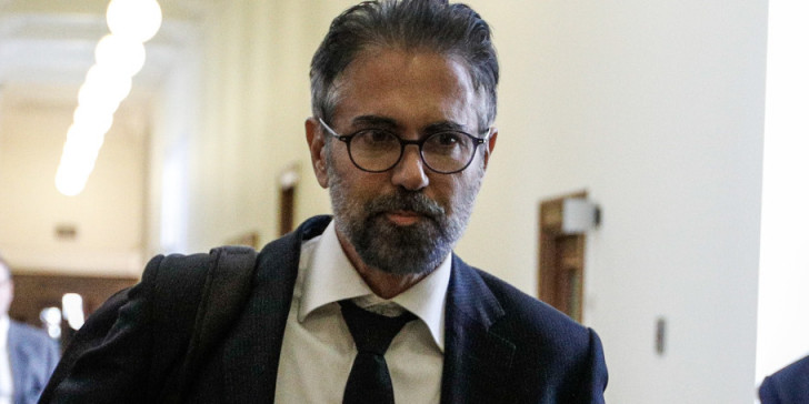 Στενές επαφές Φρουζή – ΣΥΡΙΖΑ