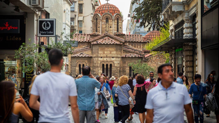 FT: Oι επενδυτές επιστρέφουν στην Ελλάδα