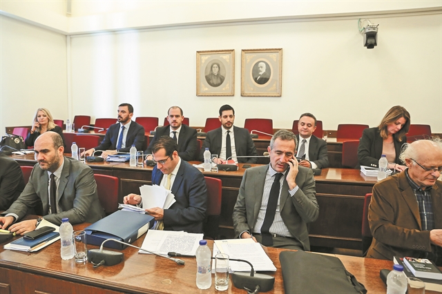 Eπιμένει για τις πιέσεις