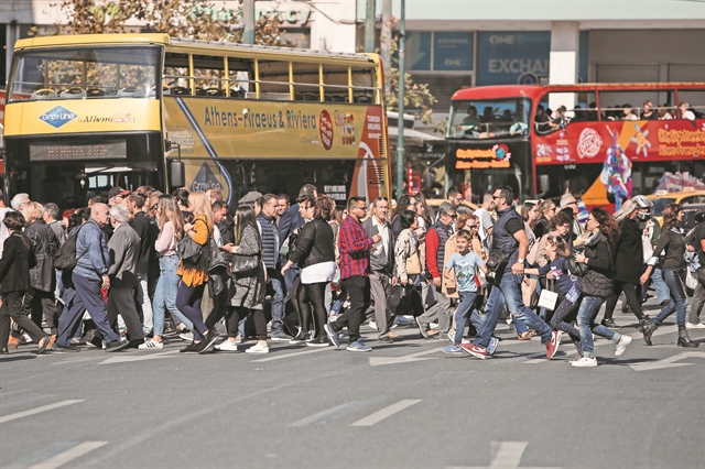 «Αρχίζει να διαχέεται μια αισιοδοξία στην Ελλάδα»
