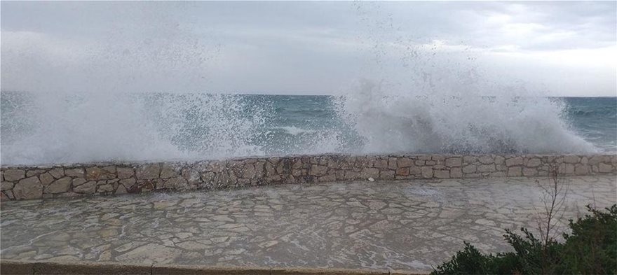 Κακοκαιρία: Στη Ζάκυνθο η «Βικτώρια» – Προειδοποιήσεις από την Περιφέρεια