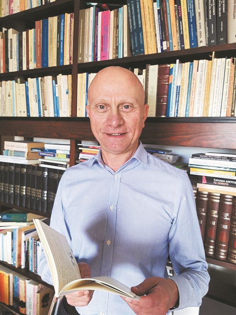 Δημήτρης Καλτσώνης