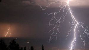 Χαλάει και πάλι ο καιρός με βροχές και καταιγίδες