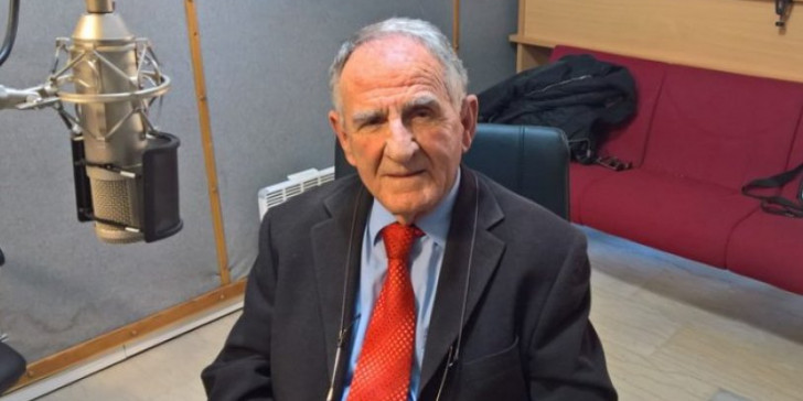 Απάντηση-πρόκληση του 80χρονου διοικητή: Εχω πείρα και μόρφωση