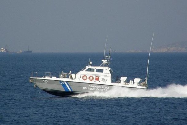 Αλεξανδρούπολη : Αλιευτικό σκάφος περισυνέλεξε 25 πρόσφυγες