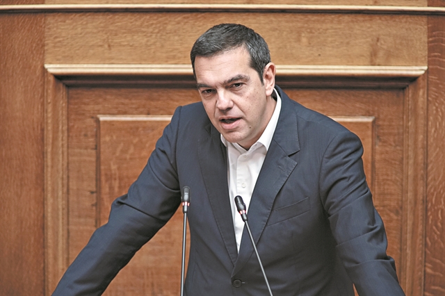 Προσέρχεται στη Βουλή με «πολεμική» διάθεση