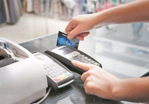 Πλαφόν 20.000 ευρώ για τις e-αποδείξεις