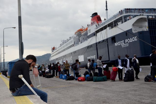 Στον Πειραιά δύο πλοία με μετανάστες και πρόσφυγες από το ανατολικό Αιγαίο