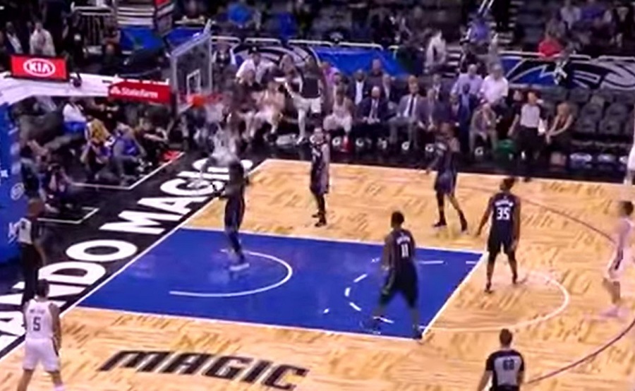 ΘανάσηςΑντετοκούνμπο : Πρώτο καλάθι με κάρφωμα για highlight